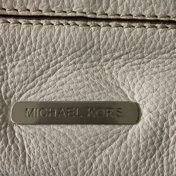 Michael Kors White Leather Bag - Picture 3 of 14